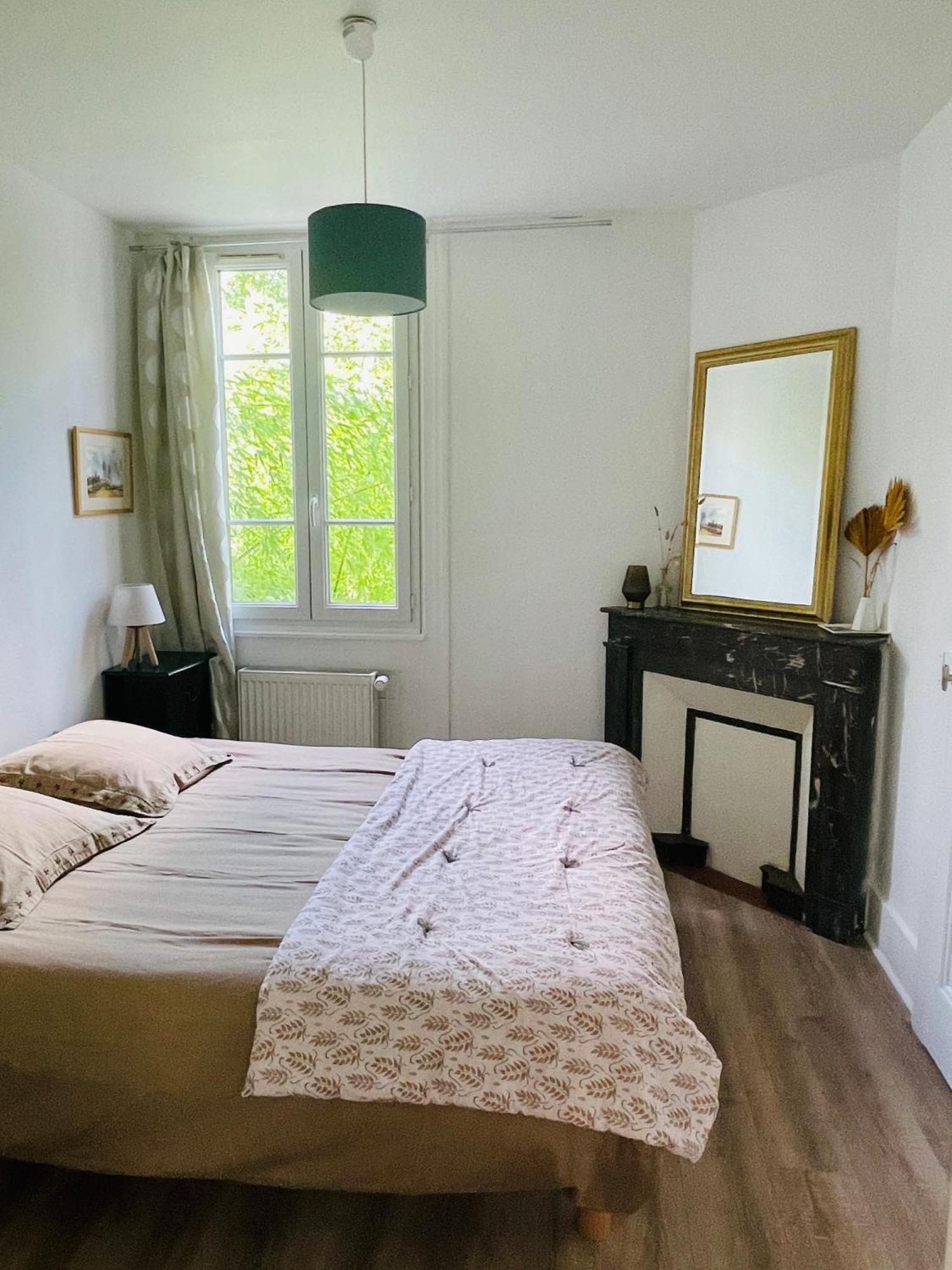 Location La Ferte, Calme Et Proximite Centre Ville Classe 3 Etoiles Lons-le-Saunier Exterior photo