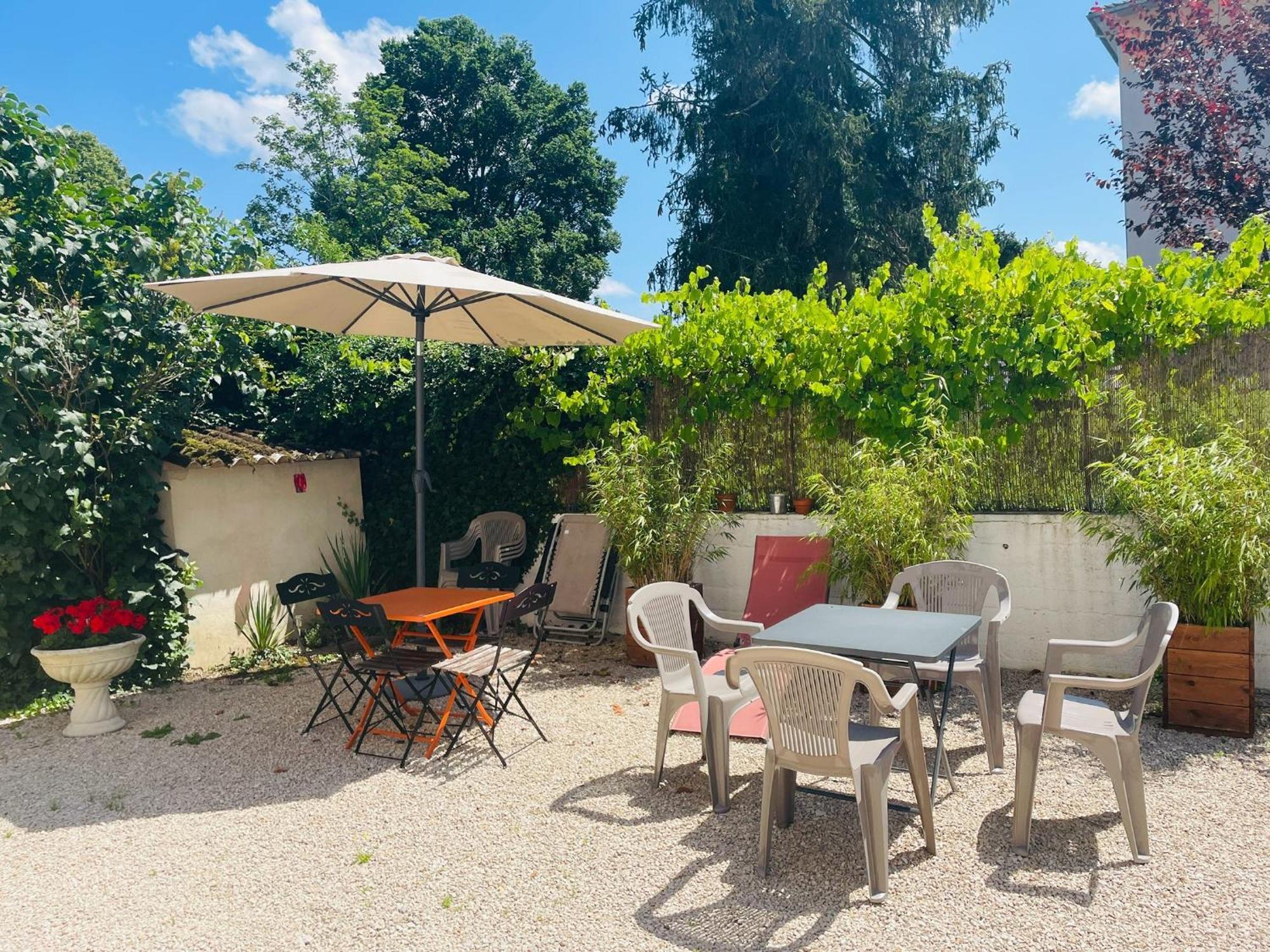 Location La Ferte, Calme Et Proximite Centre Ville Classe 3 Etoiles Lons-le-Saunier Exterior photo