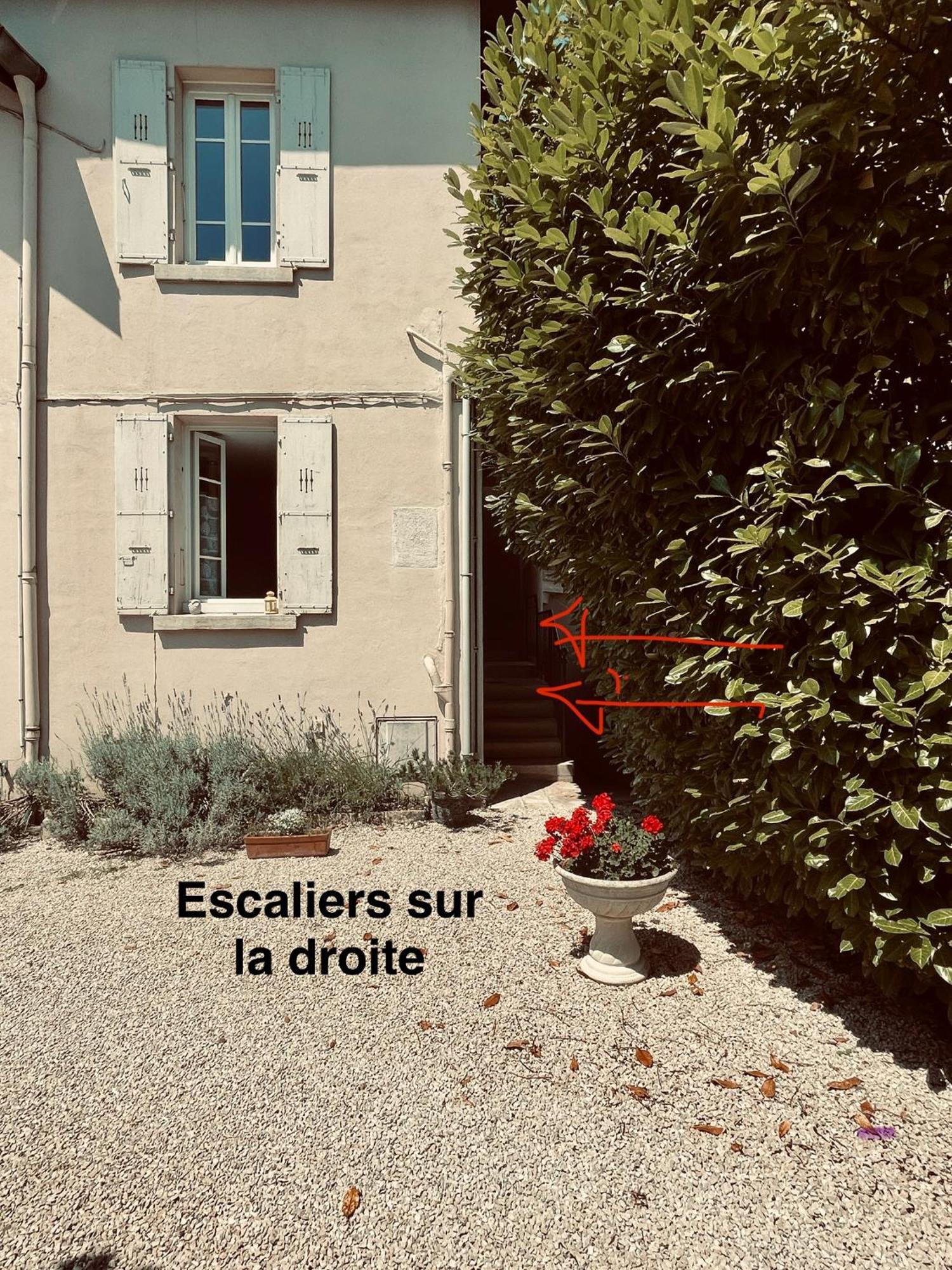 Location La Ferte, Calme Et Proximite Centre Ville Classe 3 Etoiles Lons-le-Saunier Exterior photo
